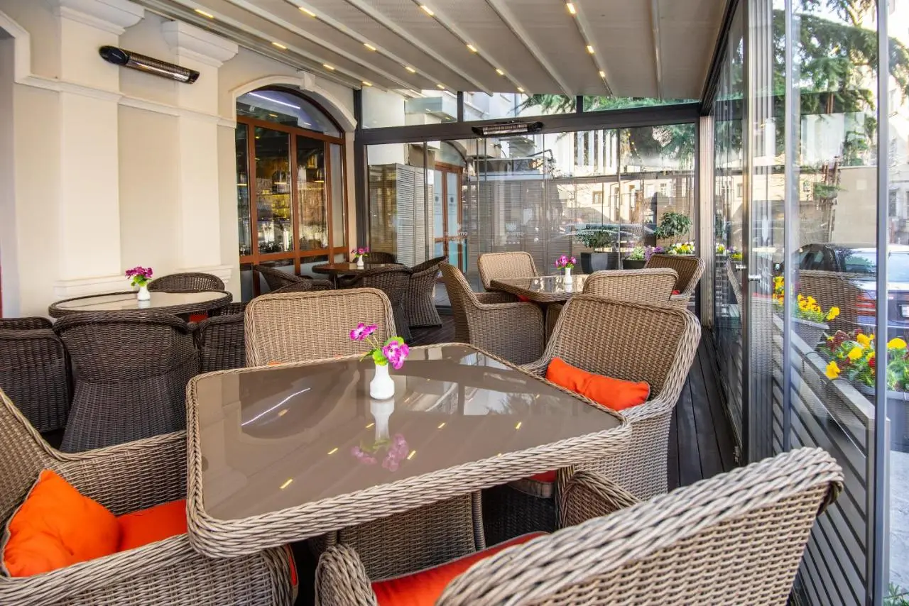 City Avenue Hotel