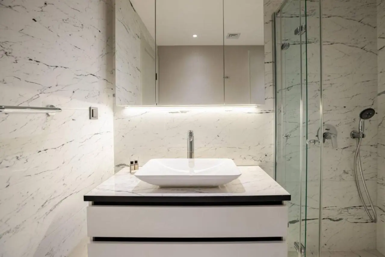 Gorgeous Modern 1BD Condo Views w PoolGym! #255