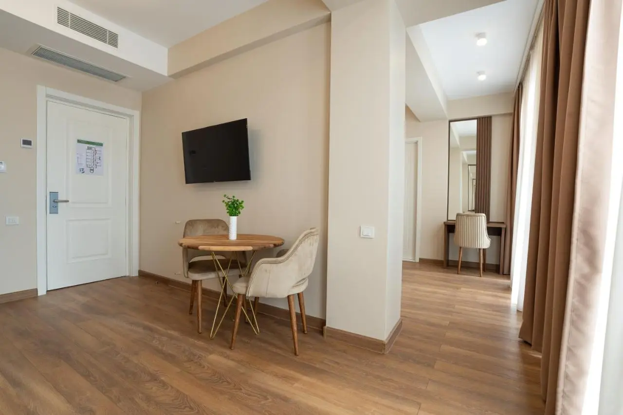 Hotel Tiflida