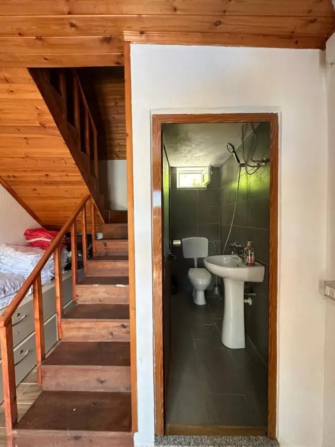 Guesthouse Kroni I Micanit