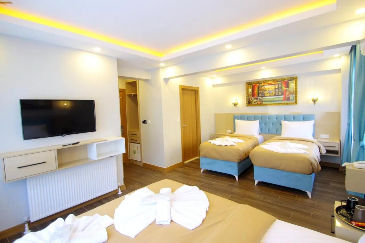Hira Hotel