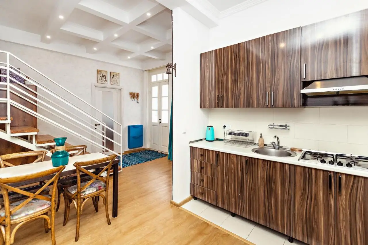 Apartment On Saadi Str Old Tbilisi