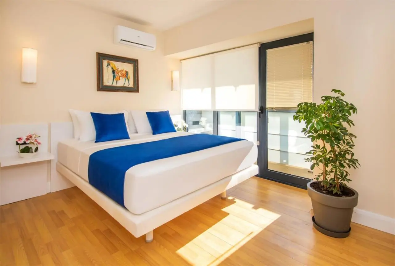 VIP Premium Class Hotel with Sea View R