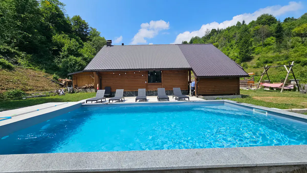 Mystery lodge