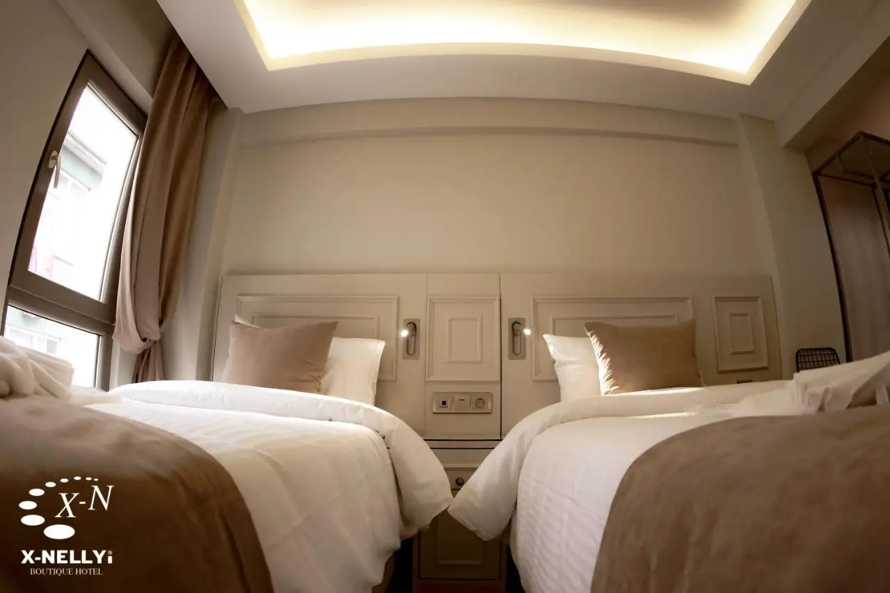 X-NELLYİ HOTEL