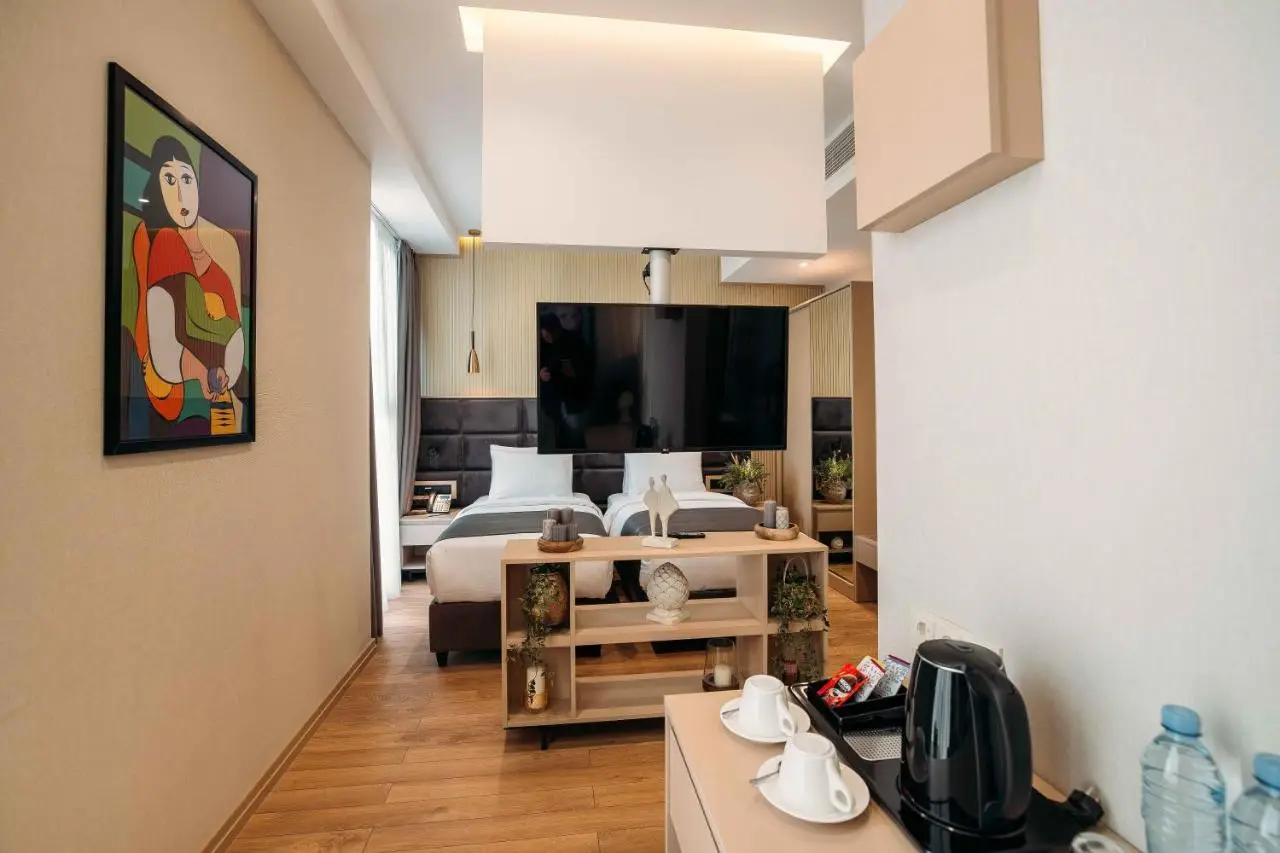 Hotel Monday by DNT Group