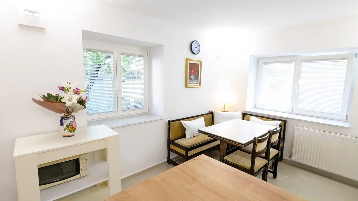 Simple Apartment Near City Center