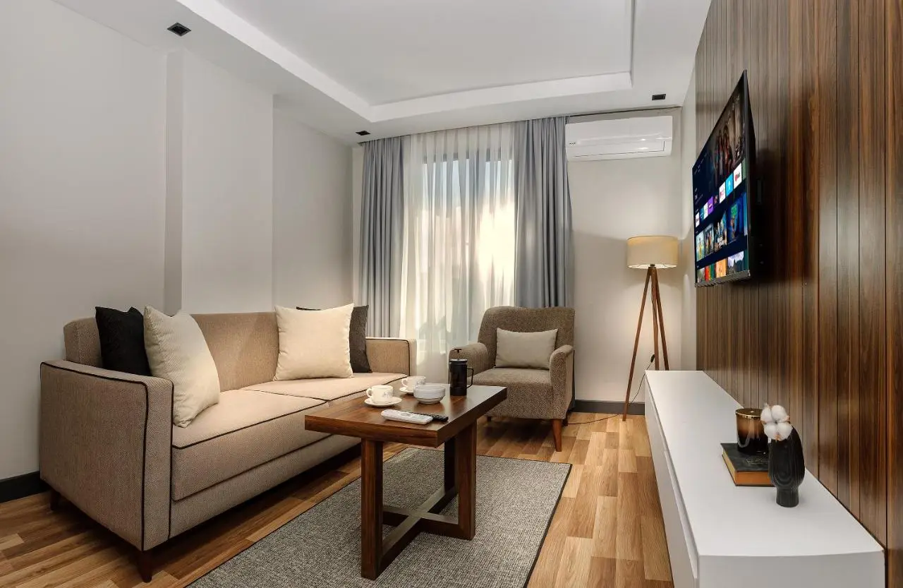 La Mia Suites