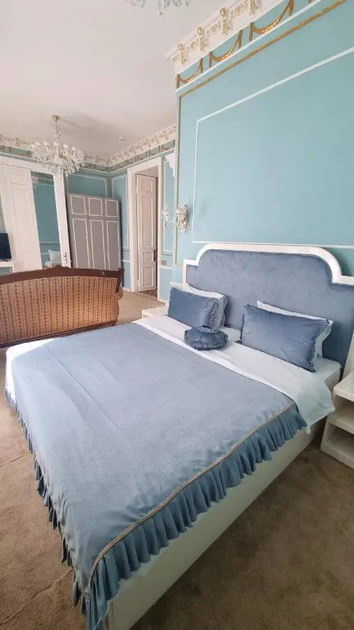 Apartments History 1870