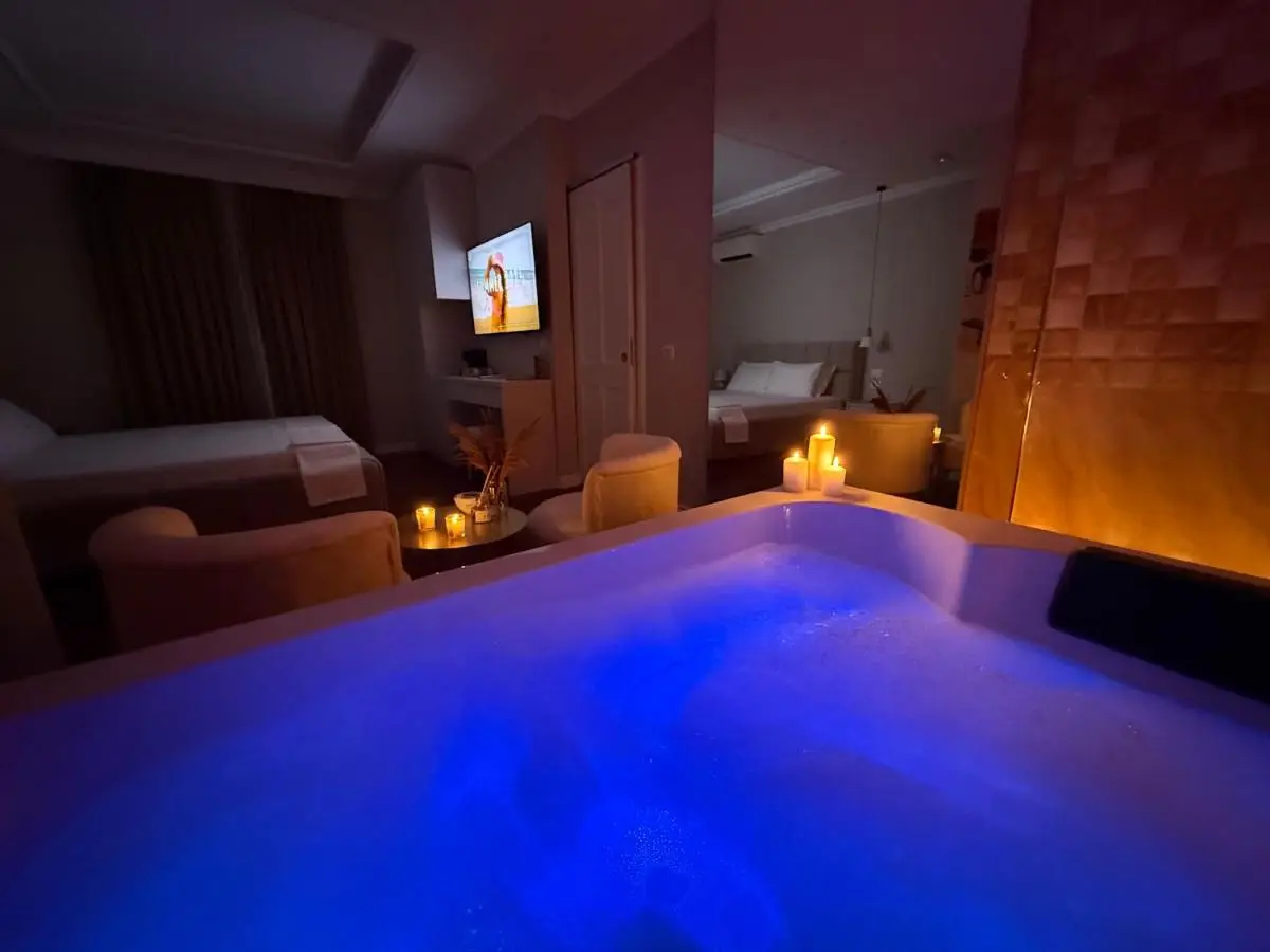 Lunarist Luxury Private Jacuzzi Suites Tirana