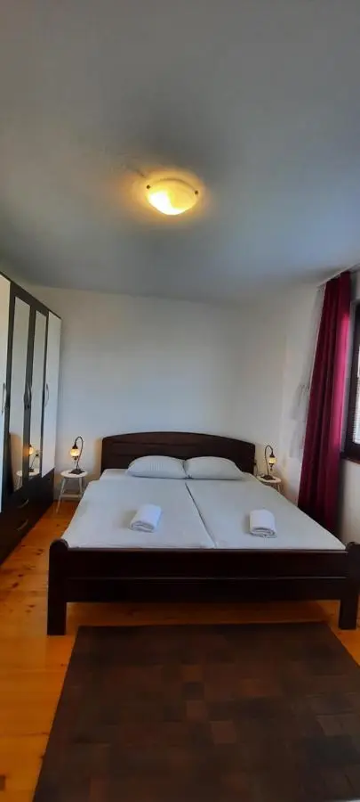 Honey Apartments