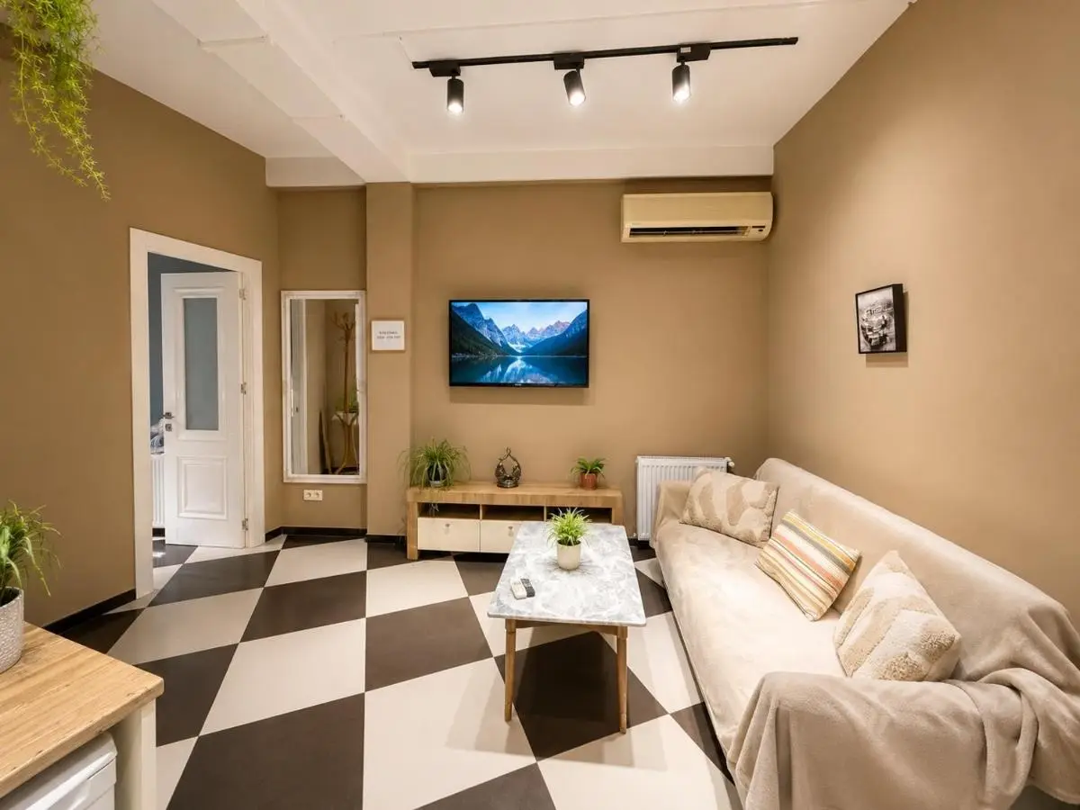 Firuzi Apartment TBS