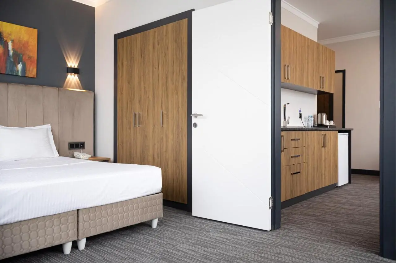 Home Plus Hotel