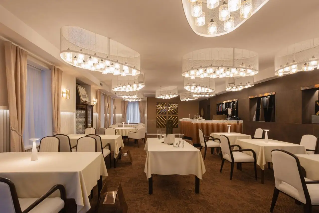 Apeiro City Avant-garde Hotel