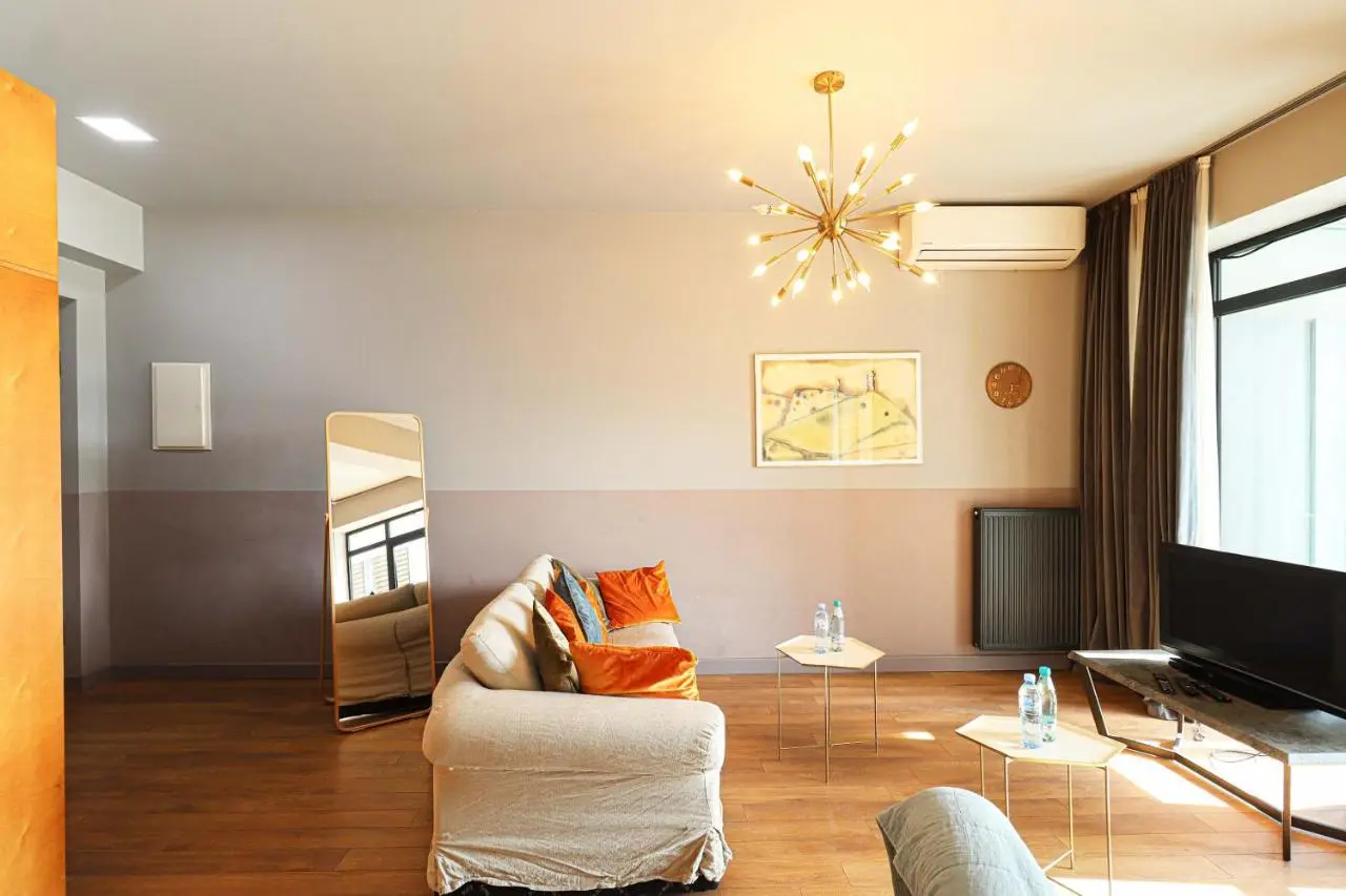 Wehost Apartment - On-site Pool & Gym - Not Included