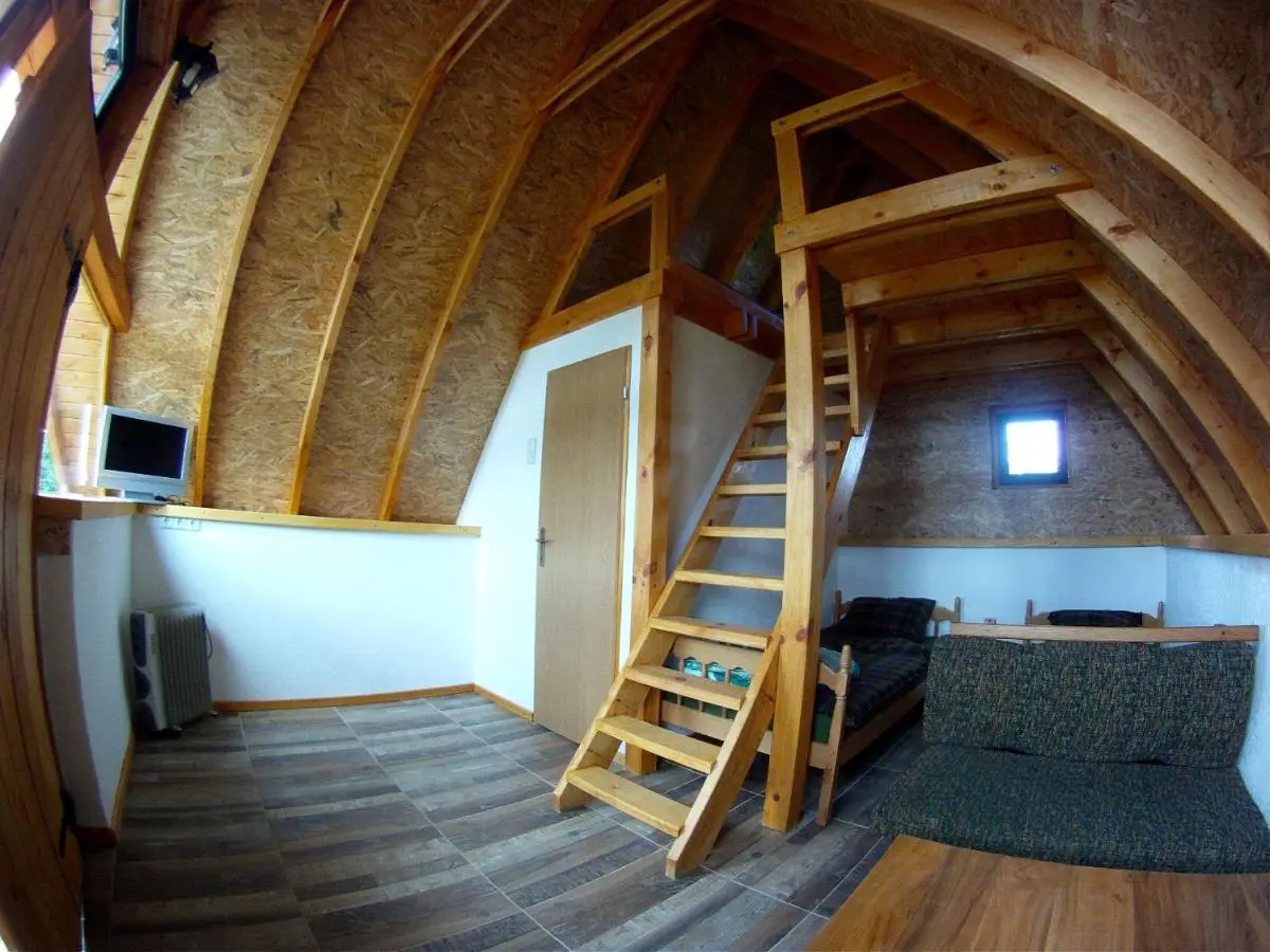 Mountain bungalows and a Hobbit House - Jazavčije Rupe