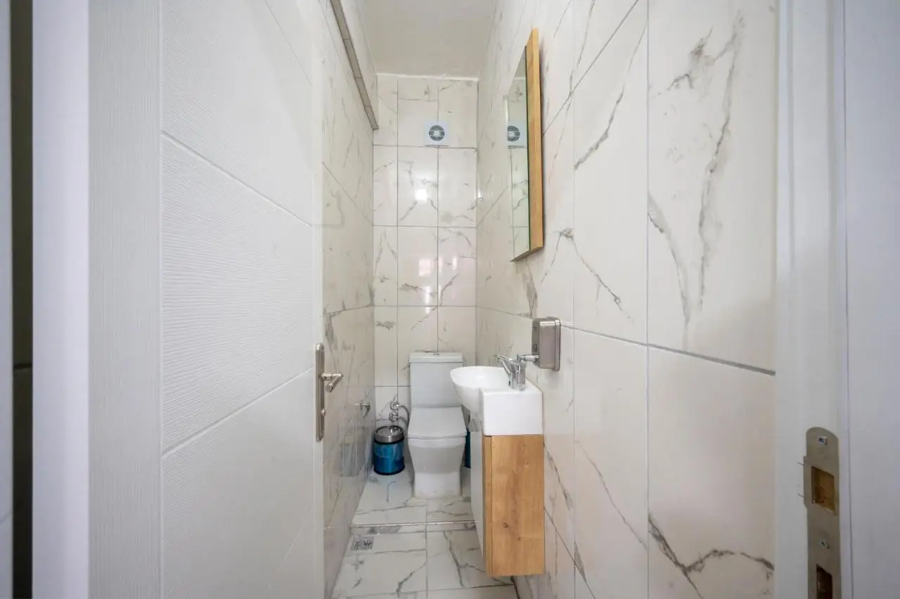 XALİLA HOSTEL & CAFE, MEN's ROOM, BEST IN ISTANBUL ,