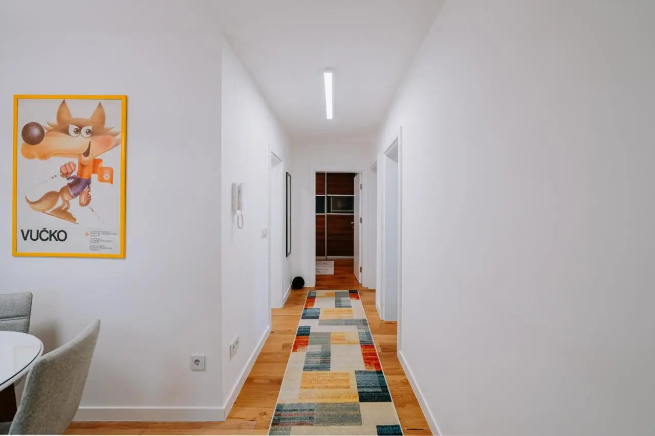 Apartment Jutro with free private parking-garage