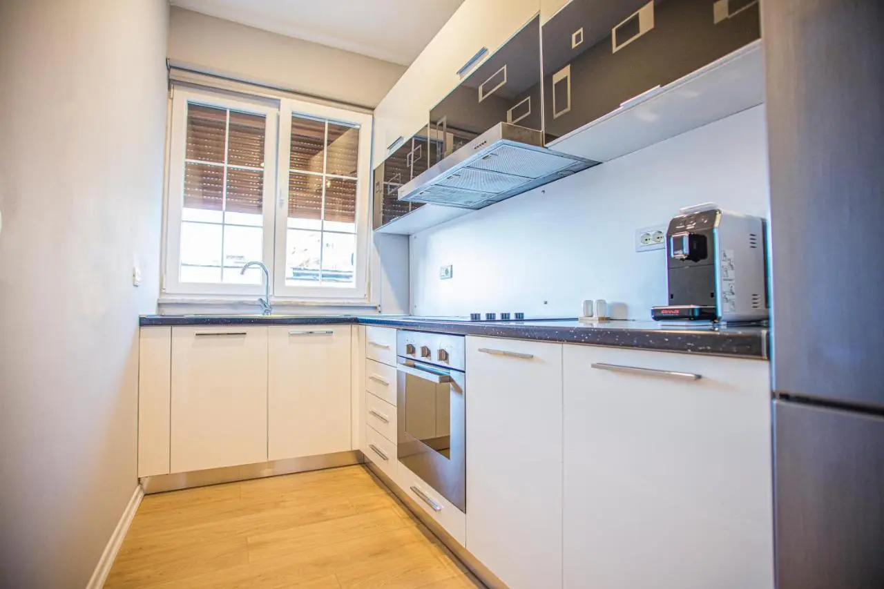 Blloku 4BR Duplex w BBQ Terrace - Central Tirana