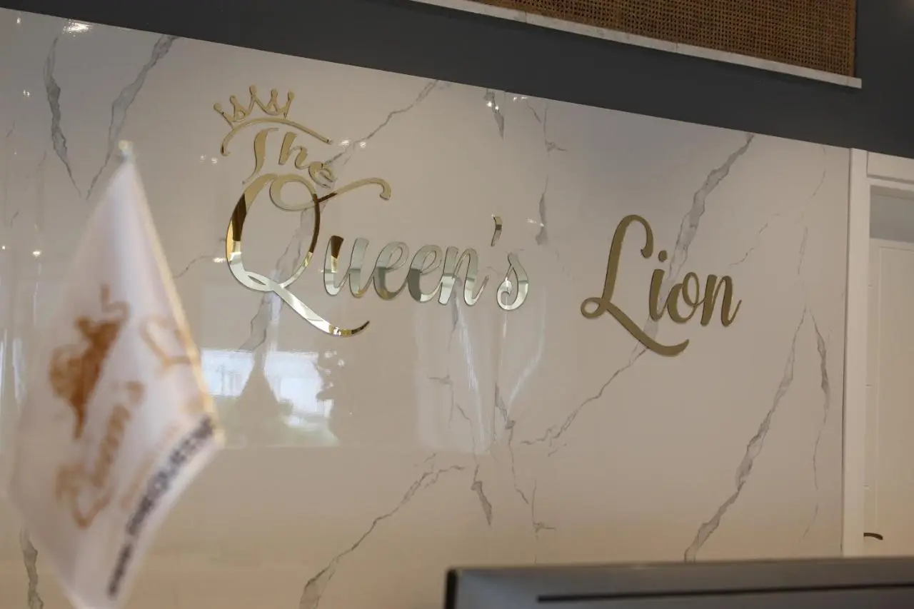 The Queen's Lion Premium HOTEL