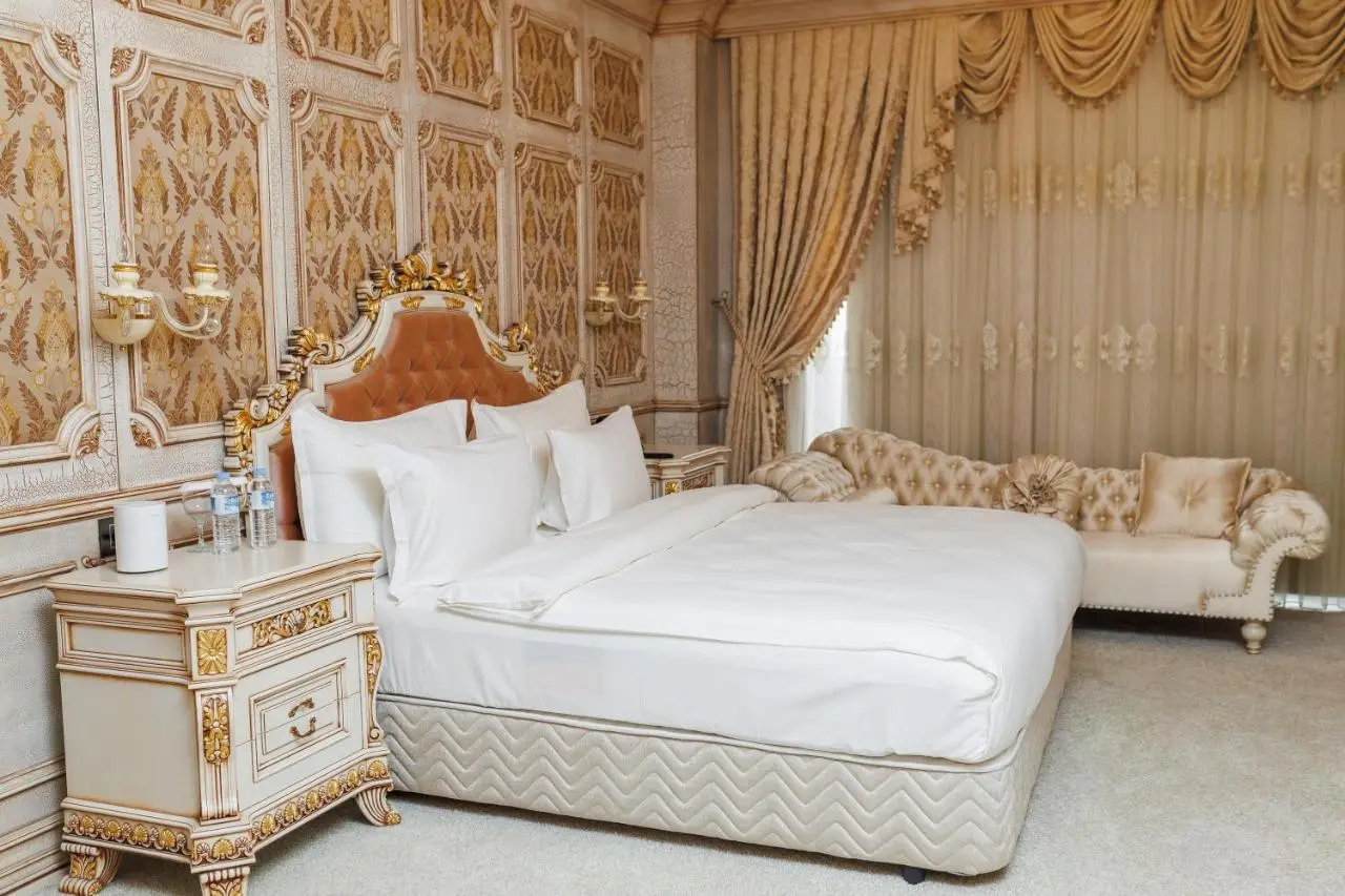 Ayan Palace Hotel