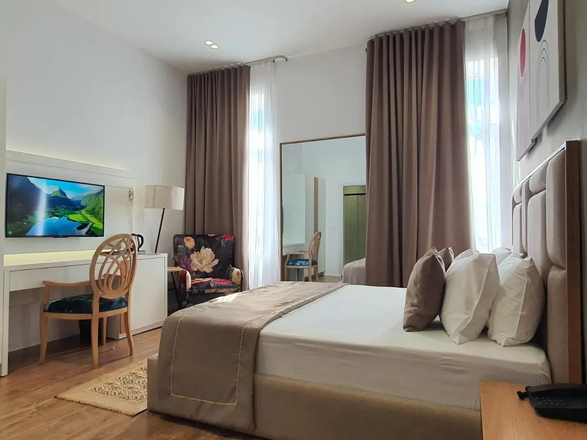 HEIRESS Hotel