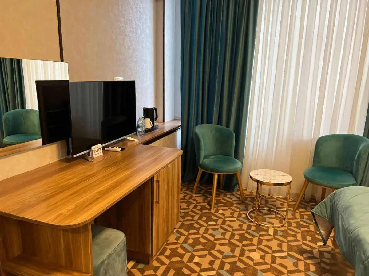Alison Boulevard Hotel