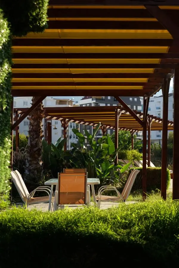 MENE SUITES