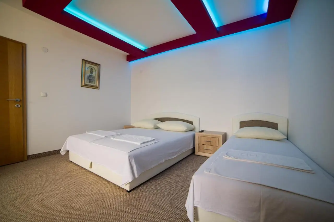 Motel Aura