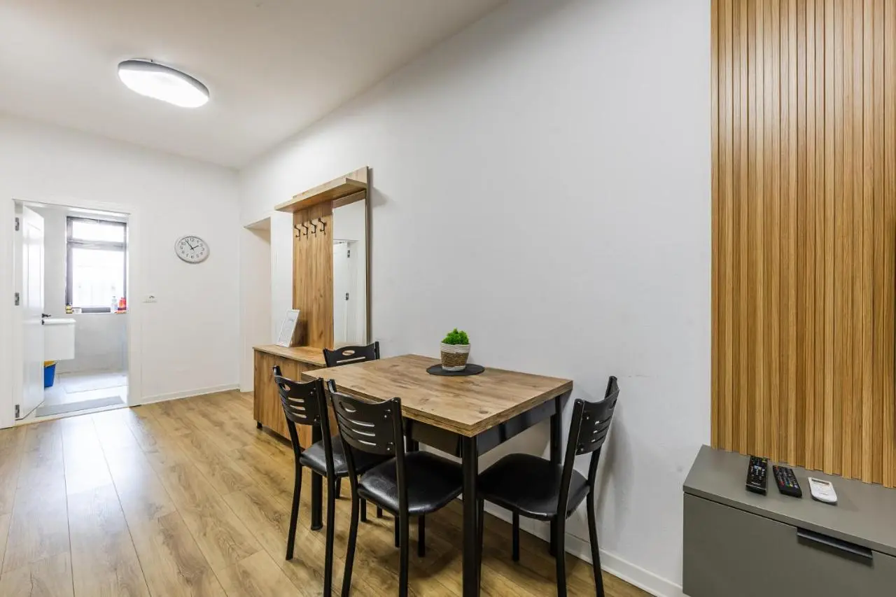 City Center Apartment Cozy 1BR with Patio by PikHost