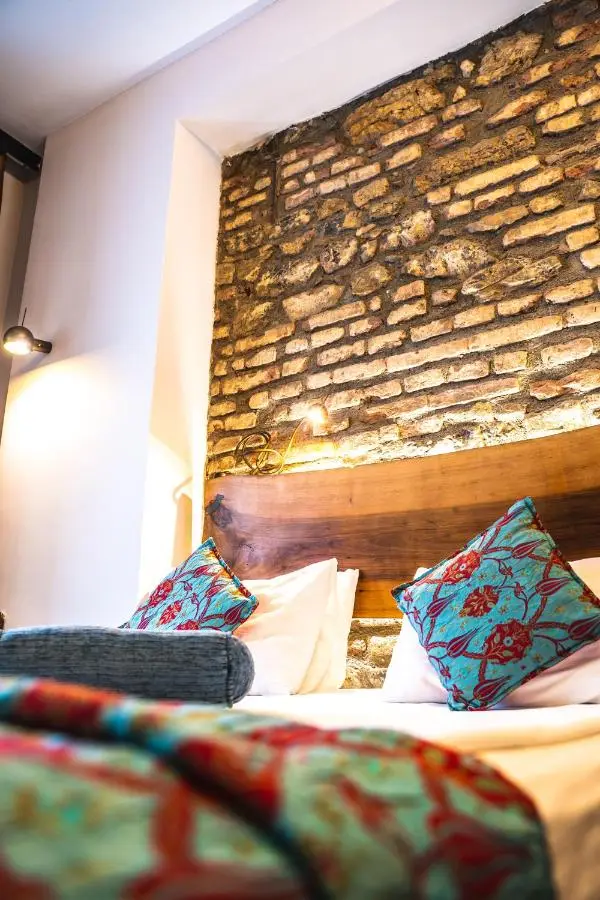 West Pera Hotel