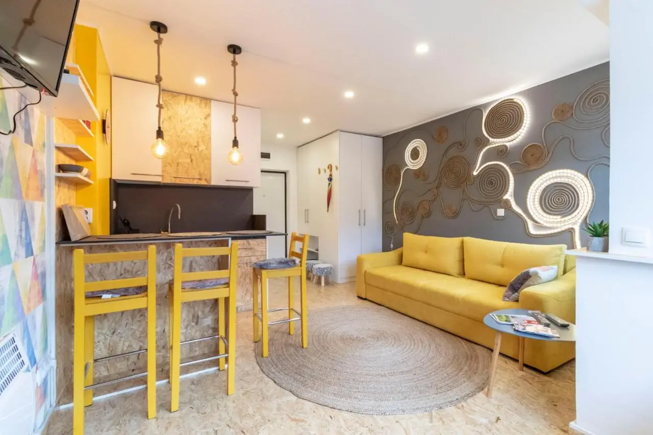 FestivalStreet Apartment