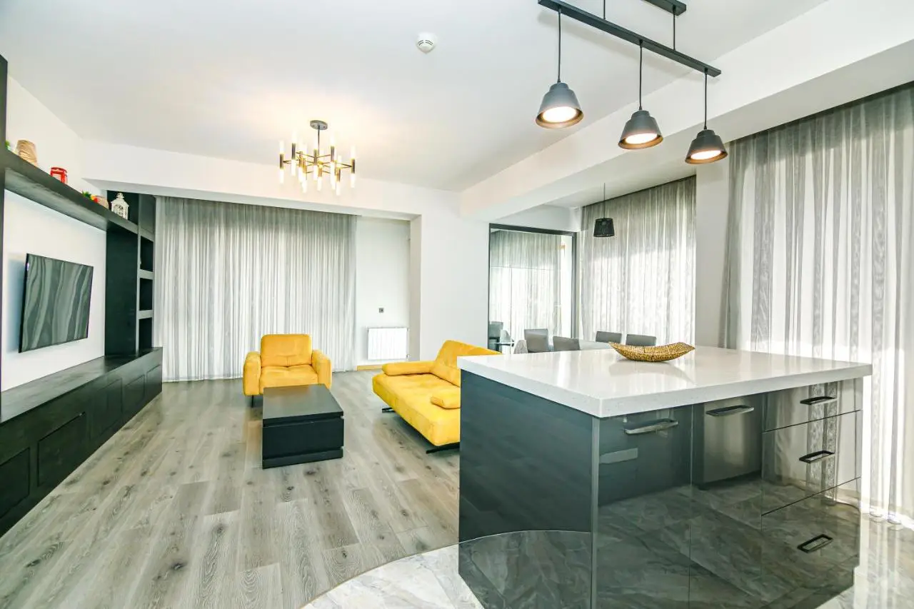 KING Luxury Apartment in Baku