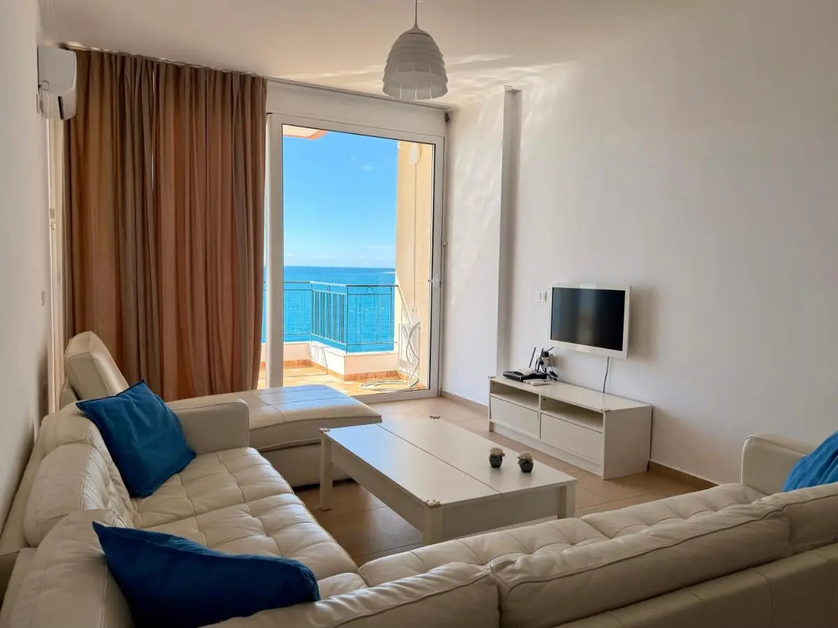 K&T Infinity View Seaside Apartment