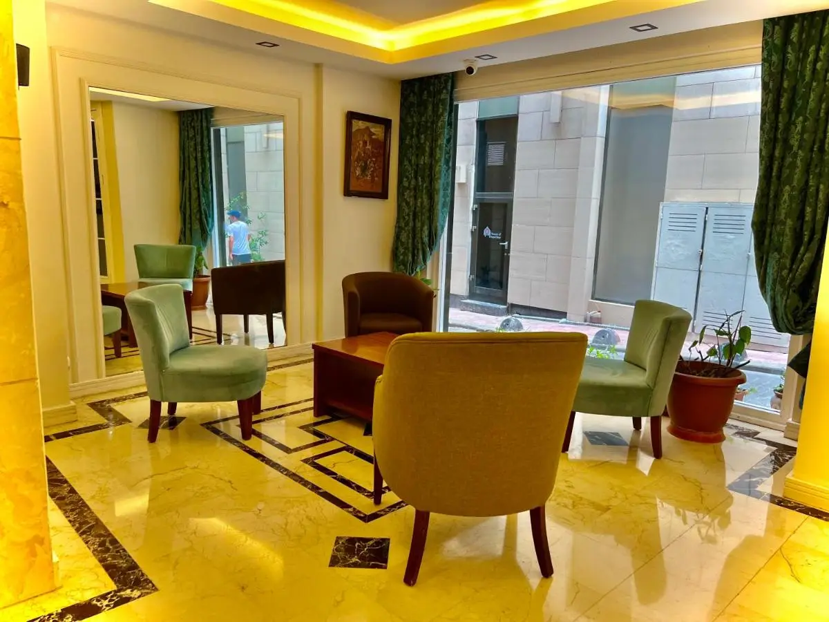 Pera Arya Hotel