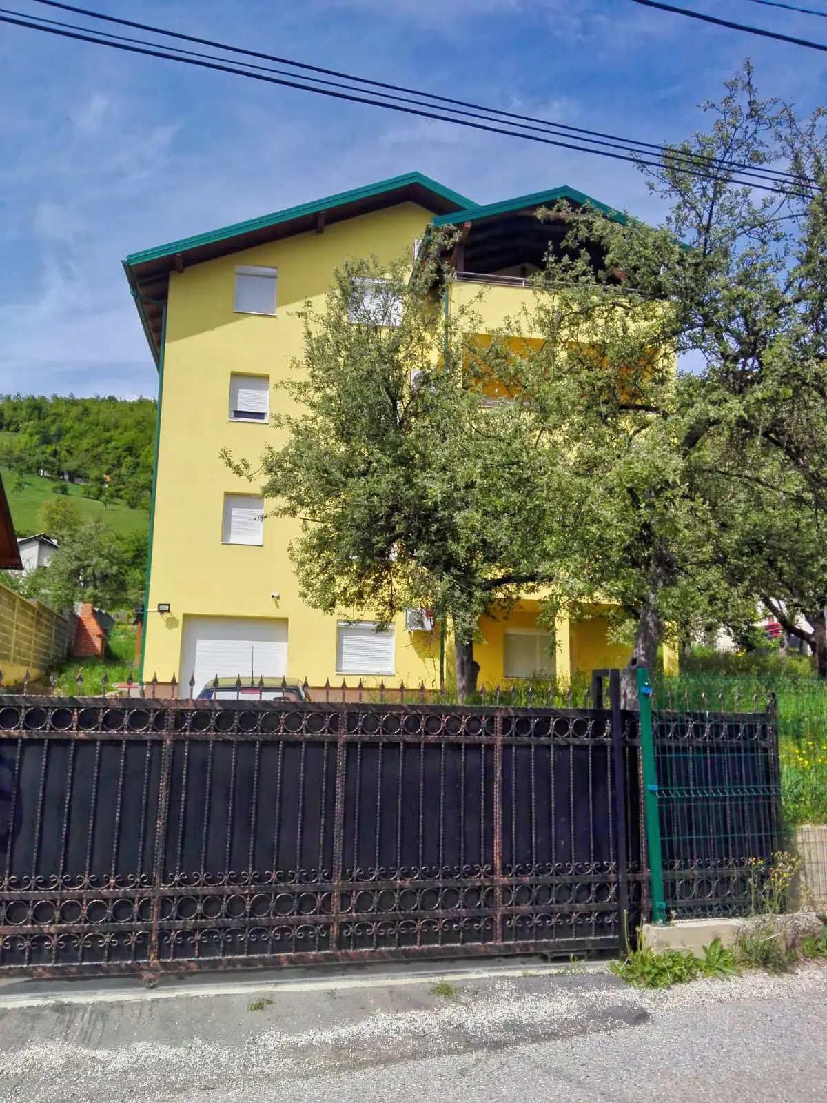 ☆ Quiet + Cozy Spacious apt with a balcony ☆