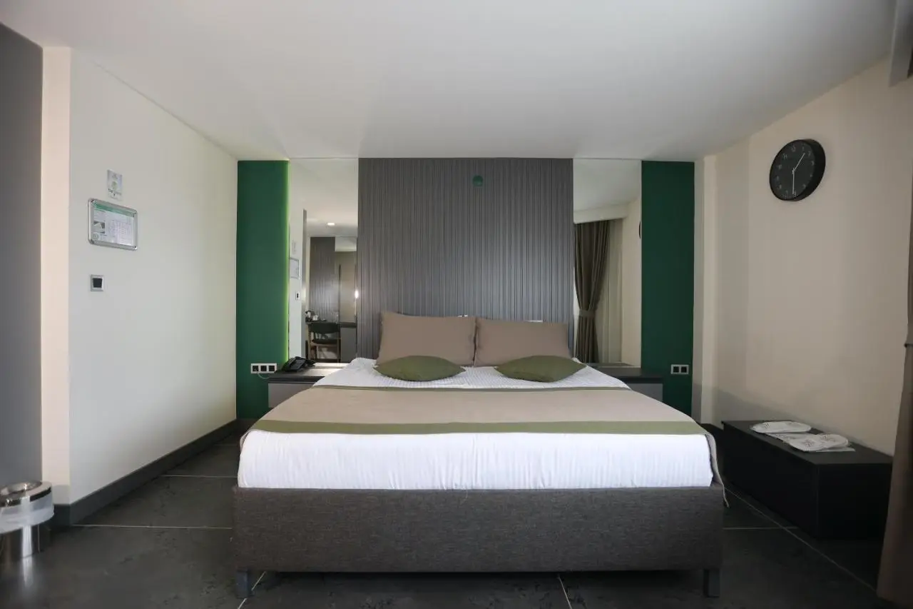 Ren Business Hotel