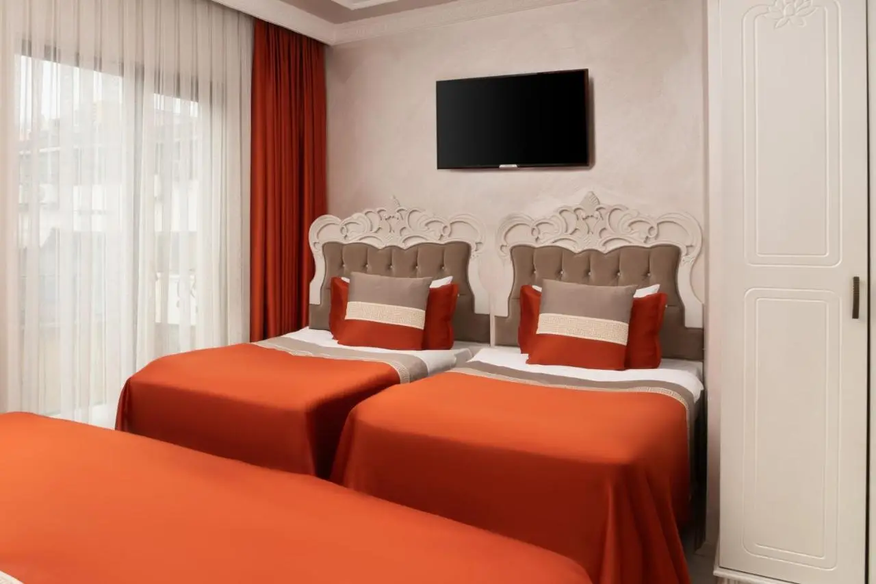 Deluxe Newport Hotel - Old City