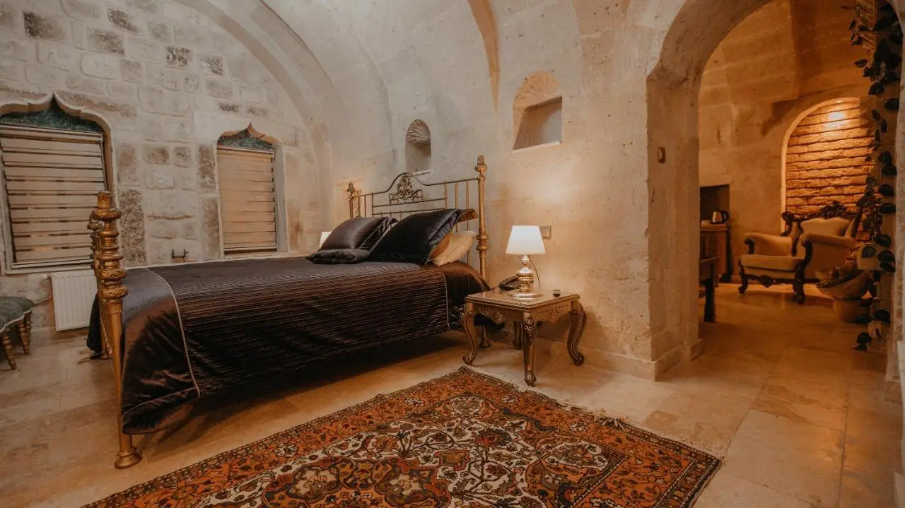 Serenus Cave Suites
