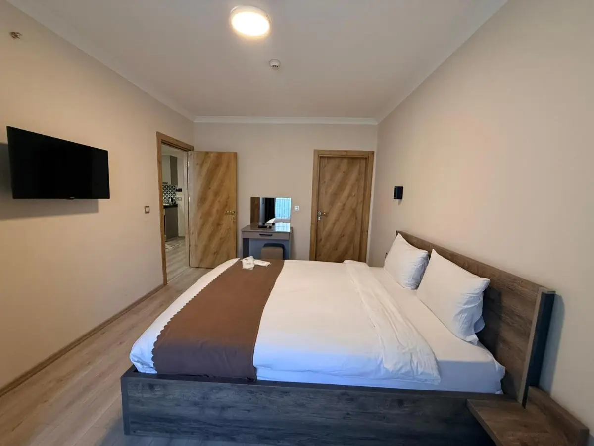 Rena Grand Residence & Suit