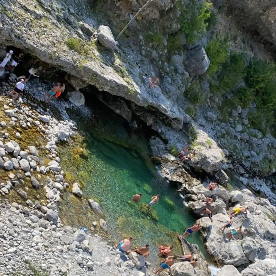 - Cemi River Rooms -