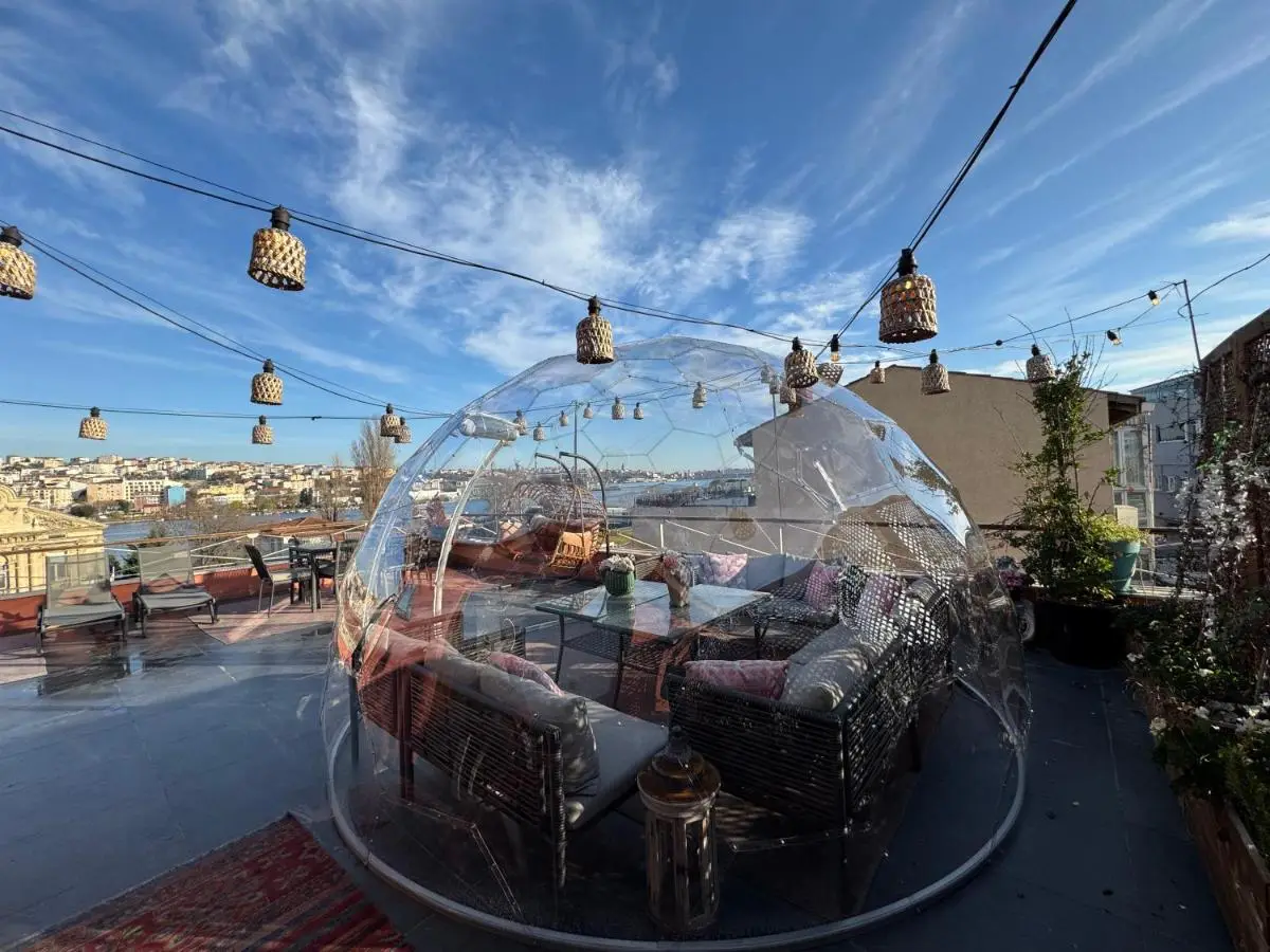 Waterfront Villa by the Tram - Private Terrace with Dome & Golden Horn View in Fatih