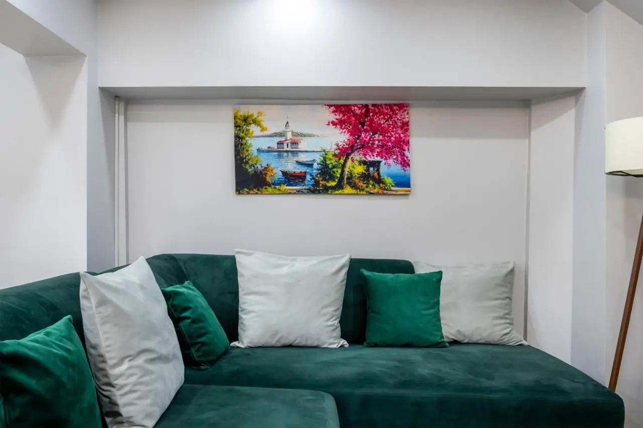 AYKA APART SUiTES OLD CITY