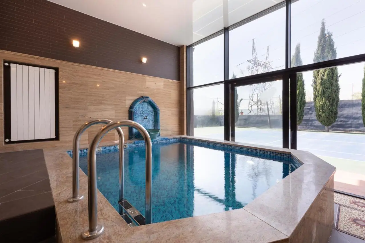 Private Modern Villa with Tennis court