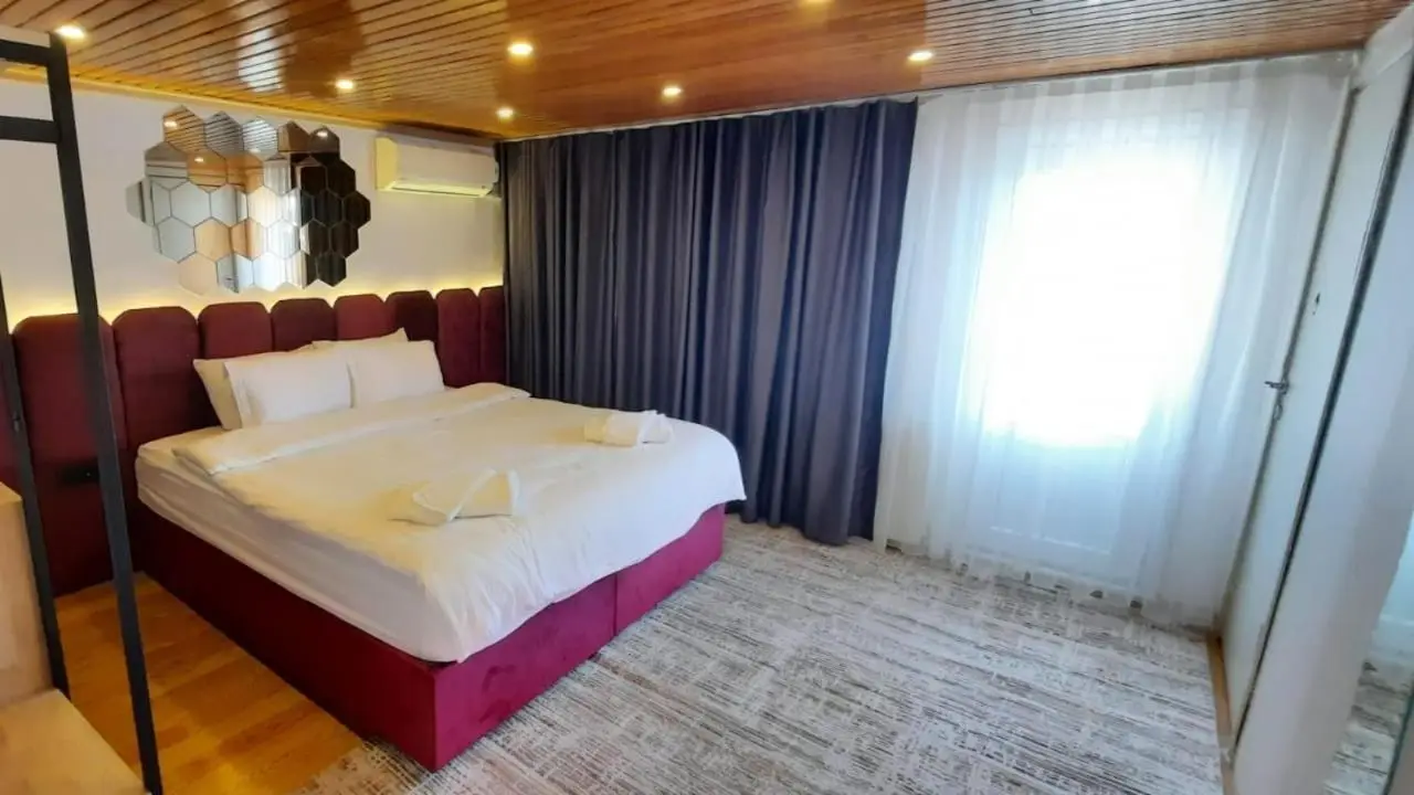 FINDIKZADE SEASIDE FLATS in lively Fatih area very near metro and tourist sights