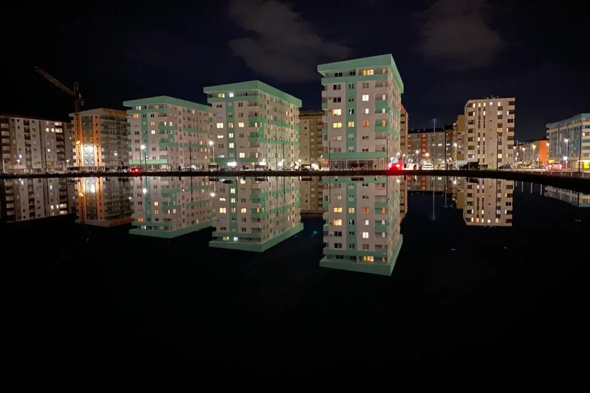 Beautiful Artistic Apartment with  free parking