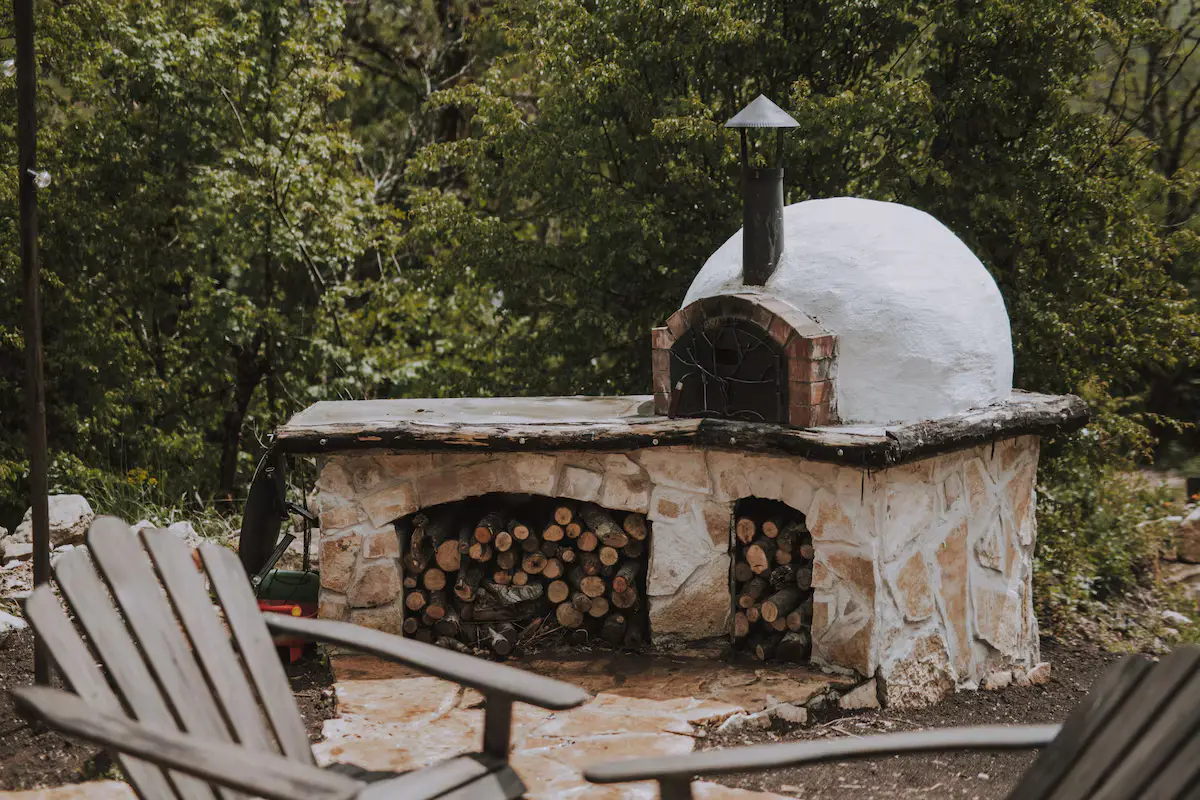 Hobbit House Mostar – Magical Underground Stay