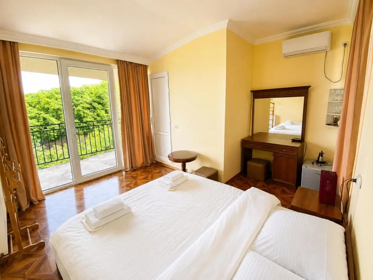 Lia's Guest House