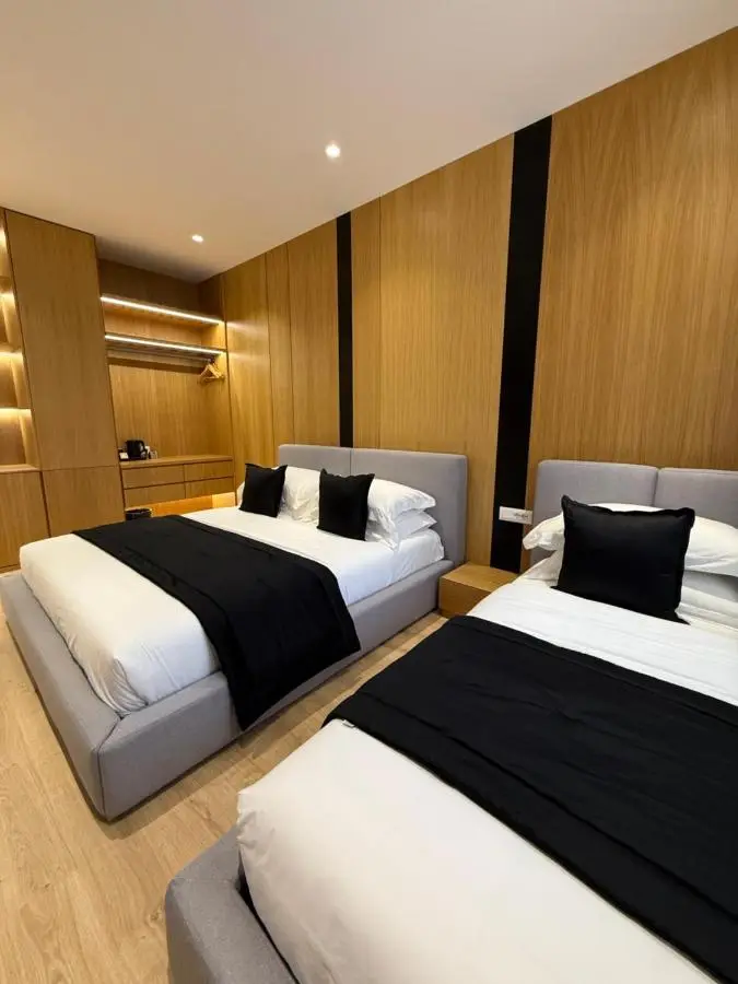 4 Rooms Tirana
