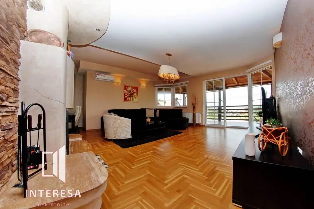 Vila Sani